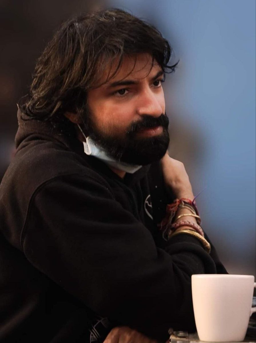 PrabhasNetwork_'s tweet photo. Director #NagAshwin on #Kalki2 : 😍❤️‍🔥🥵

“It’s a lot of the Same World, Characters and Finishing the Same Story. But it’s also the Heart of the Story Now, and How it all Comes together. So, it’s Definitely going to be Bigger in Scale and Emotions.”

#Kalki2898AD ❤️‍🔥 https://t.co/yMJgLoCqb7