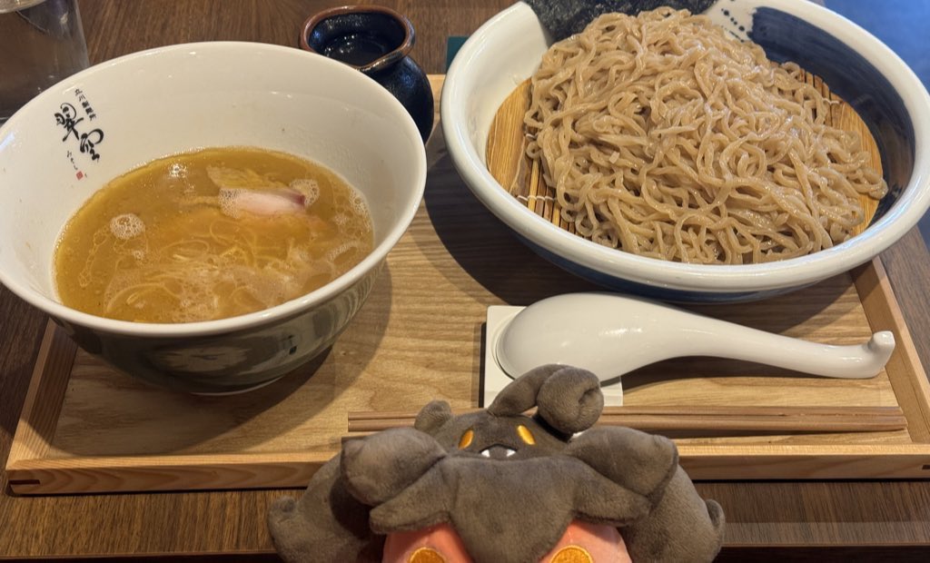 bakecchadaisuki's tweet photo. つけ麺だよバケッチャ🤎🎃🍜 https://t.co/jaDRJYCev9