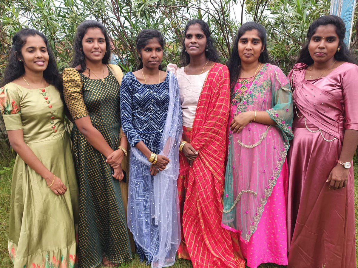 Ruban79044739's tweet photo. Yeppidi irukkalungka yaaru semma kadda https://t.co/XqZpnaix5M