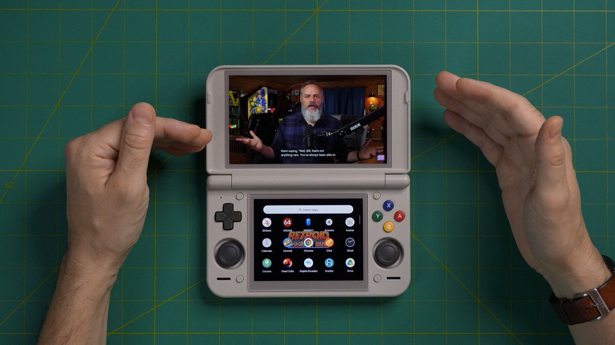RetroGameCorps's tweet photo. I trapped a tiny little NerdNest Bill in my handheld

(also RP Duo Lite review coming tomorrow) https://t.co/dbBIbtNYSq