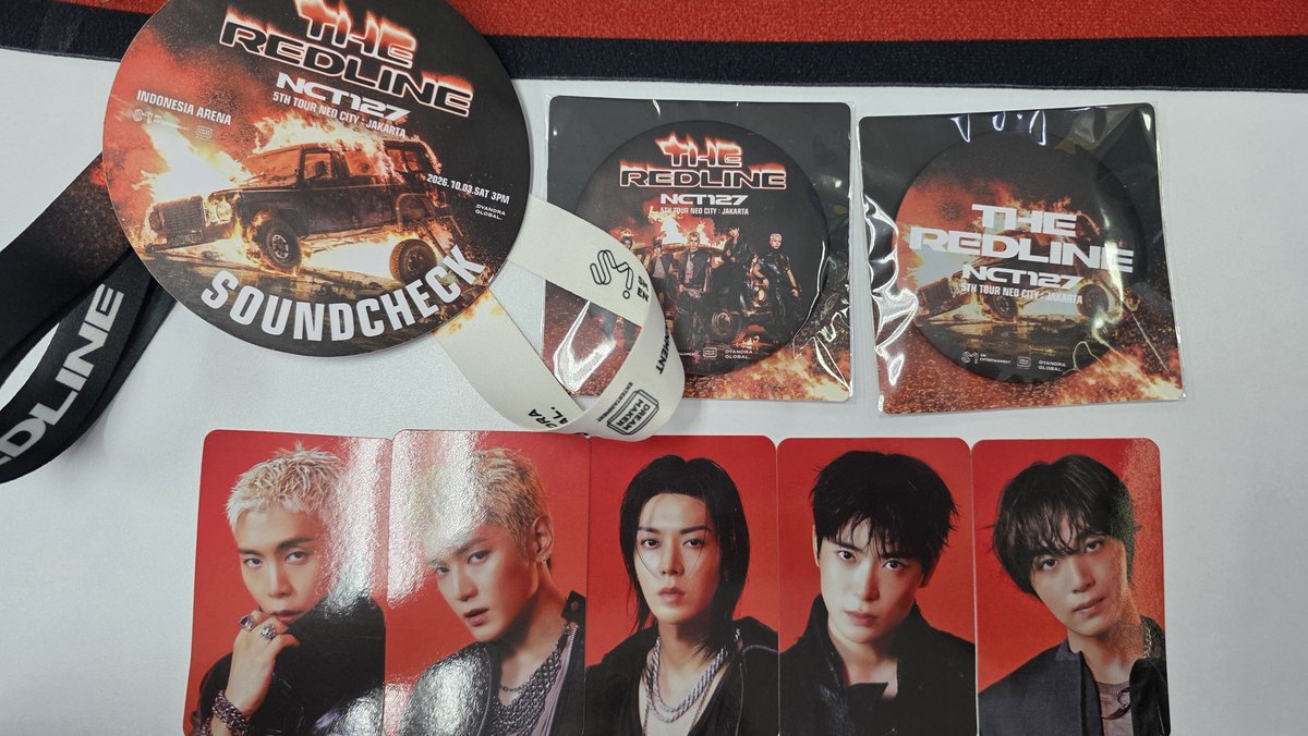 mataharipagiini's tweet photo. Benefit NCT 127 The Redline Jakarta

Pertanyaan : dikasih 2 mirror tuh buat apa ya fungsinya? Nanya aja beneran ini 😅😅 https://t.co/q0ZUirnWGm