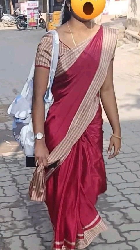 cd_Vatsuu's tweet photo. My most favorite saree !
Many women wear this type of sarees to office and schools. I like this very much coz so smooth and it turns me on instantly. During my initial CD days I was attracted to wear my mom's saree coz of this type of sarees. My most favorite. Do u also like? 😘 https://t.co/znGyBfbpPc
