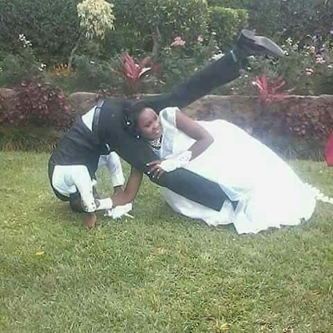 Destinyboysss's tweet photo. Omo wedding style don finish 
Aswear i no fit meet up https://t.co/dSb4DGcuun