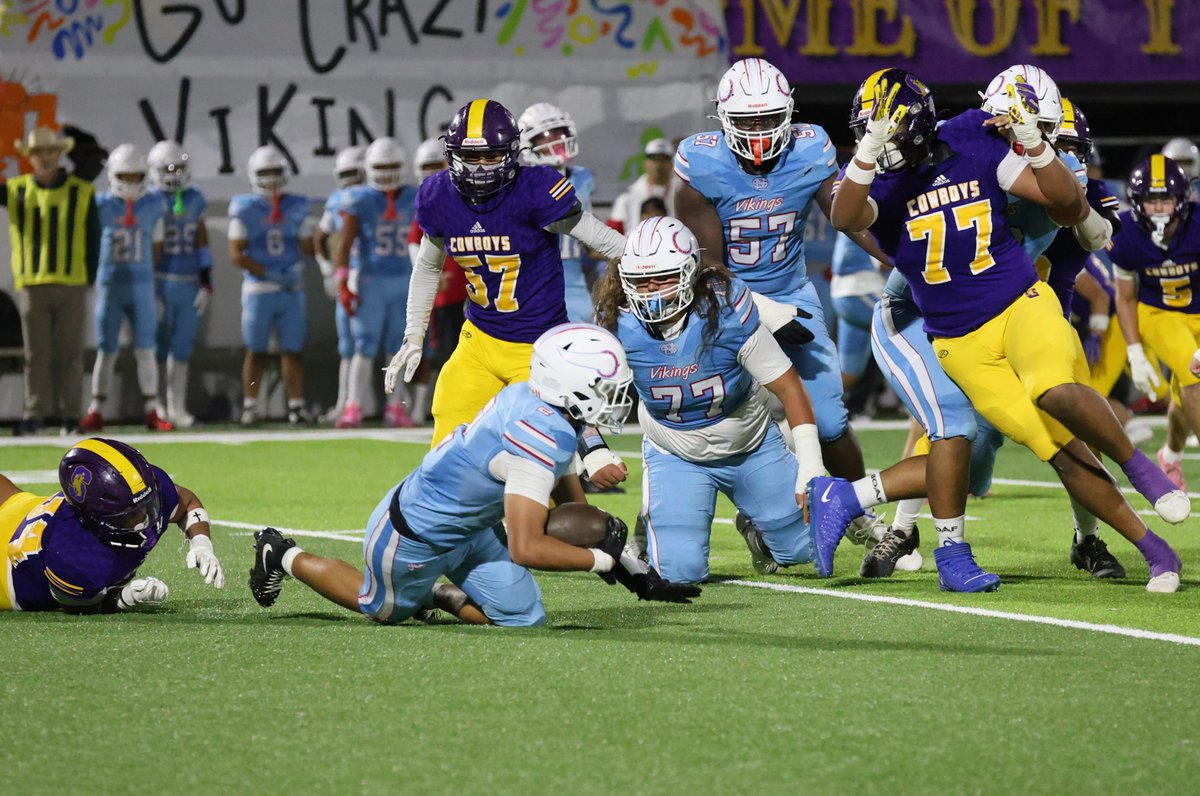 UnluckyDon's tweet photo. @1Cowboy_sports @SHSCowboyFB Images from the Salinas-North Salinas football game at Salinas High on Thursday. Publication or broadcast of images requires the permission of the photographer. (Retweets or shares are certainly OK). https://t.co/i9HbJY8ZMt
