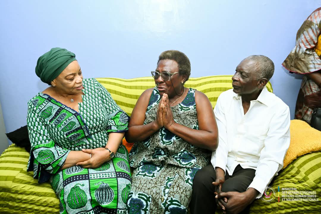 Evebazaiba's tweet photo. 1er Octobre 2026: j’ai été aux côtés des personnes âgées dans la ville de Lubumbashi dans la province du Haut-Katanga. Une célébration de cette journée internationale leur dédiée marquée par des visites auprès des figures emblématiques, proximité et partage d’un repas de cœur. https://t.co/pybvJISQat