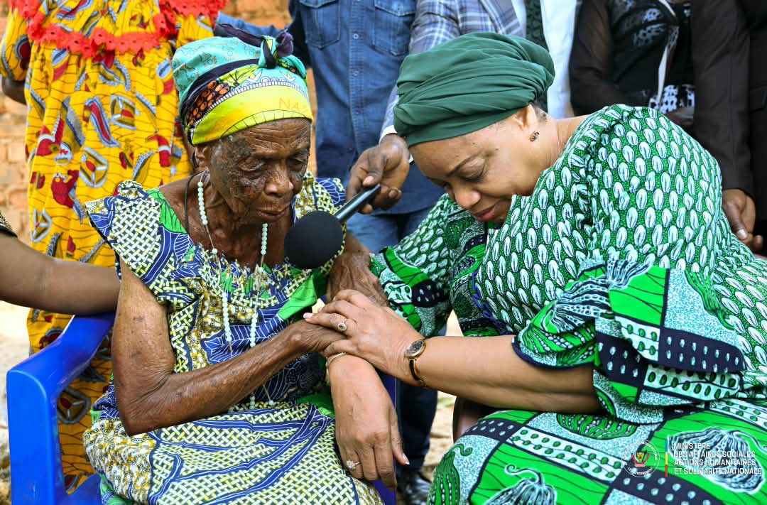 Evebazaiba's tweet photo. 1er Octobre 2026: j’ai été aux côtés des personnes âgées dans la ville de Lubumbashi dans la province du Haut-Katanga. Une célébration de cette journée internationale leur dédiée marquée par des visites auprès des figures emblématiques, proximité et partage d’un repas de cœur. https://t.co/pybvJISQat