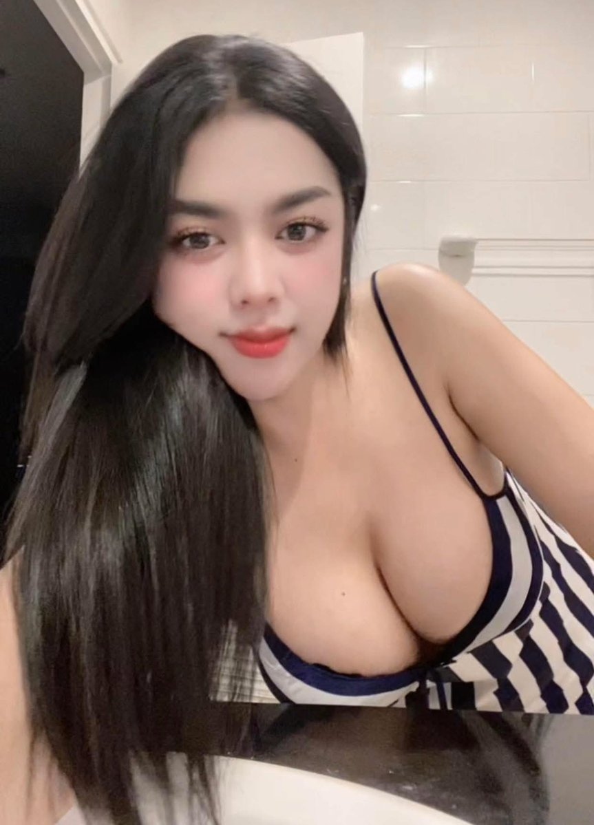Nuania_aaa's tweet photo. วันศุกร์แล้วววว จะกินเบียร์ หรือ จะกินงู เลือกมาสิ !!! 🤪🍼🐍 #สาวสองกทม https://t.co/iWMzETHaYQ