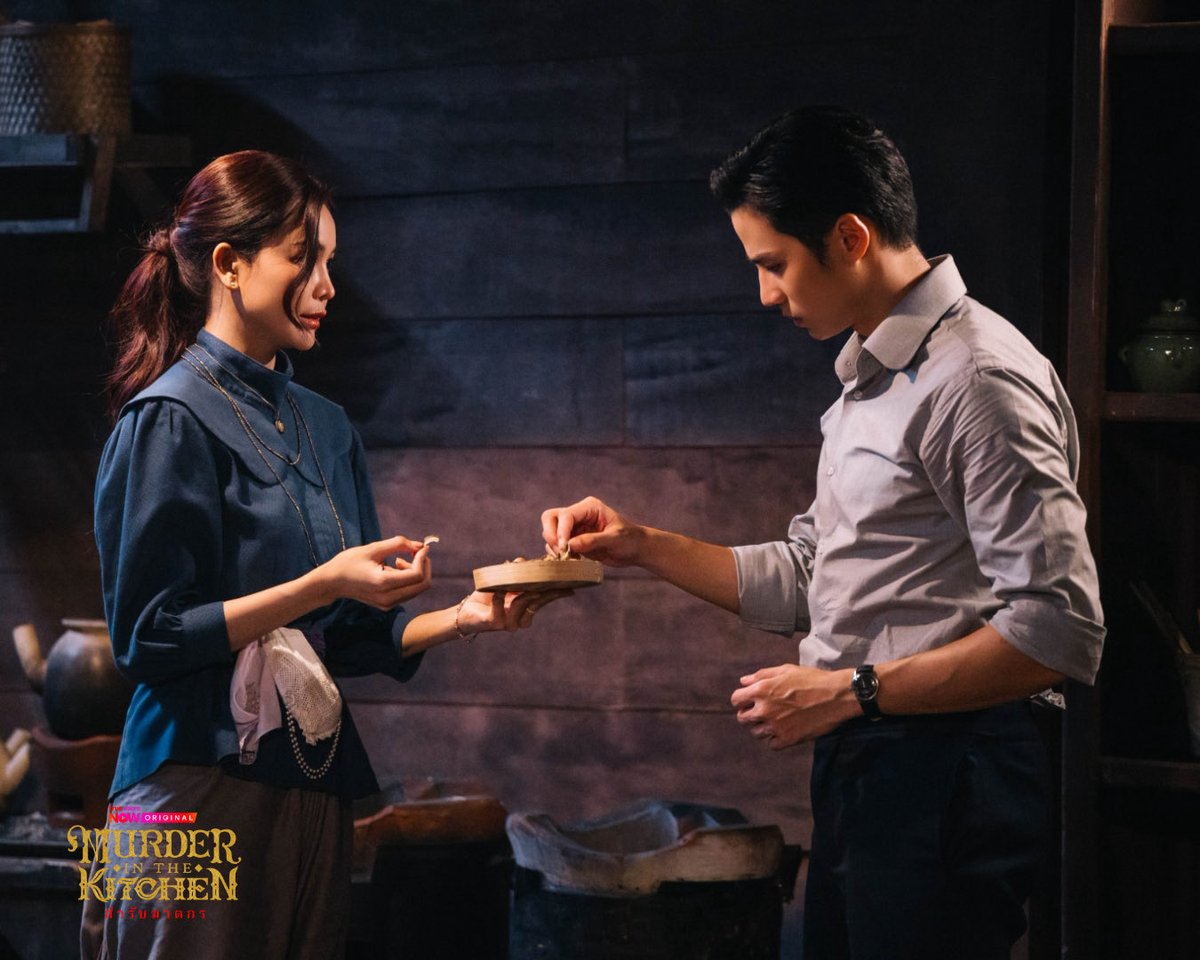 Cholumpi's tweet photo. ใครดู EP1-2 แล้วบ้าง 🥰 
📽️ Murder In The Kitchen สำรับฆาตกร 🍛🔪
📍 ทุกวันอังคาร เวลา 19:00 น. ทาง #TrueVisionsNOW ที่เดียว

#MurderInTheKitchen
#TrueVisionsNOWOriginal
#cholumpiproduction https://t.co/XGzLWLxKjk