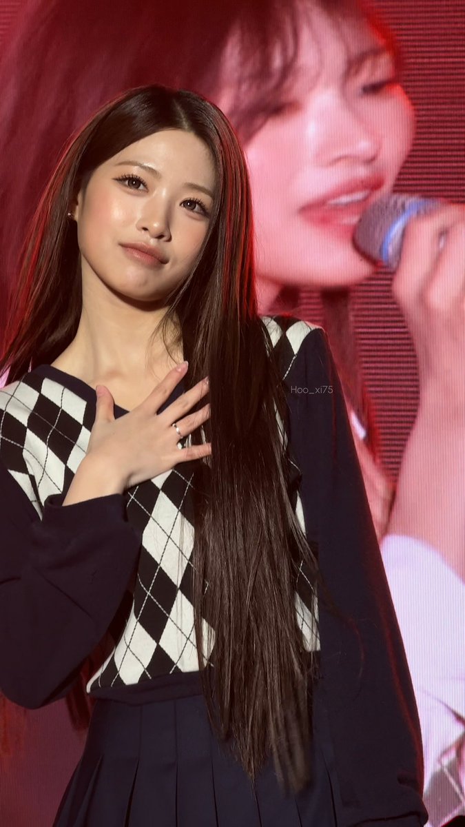 Hoo_xi75's tweet photo. 미녀 입덕..*⁀➷❤︎ https://t.co/ykkMzDoI03