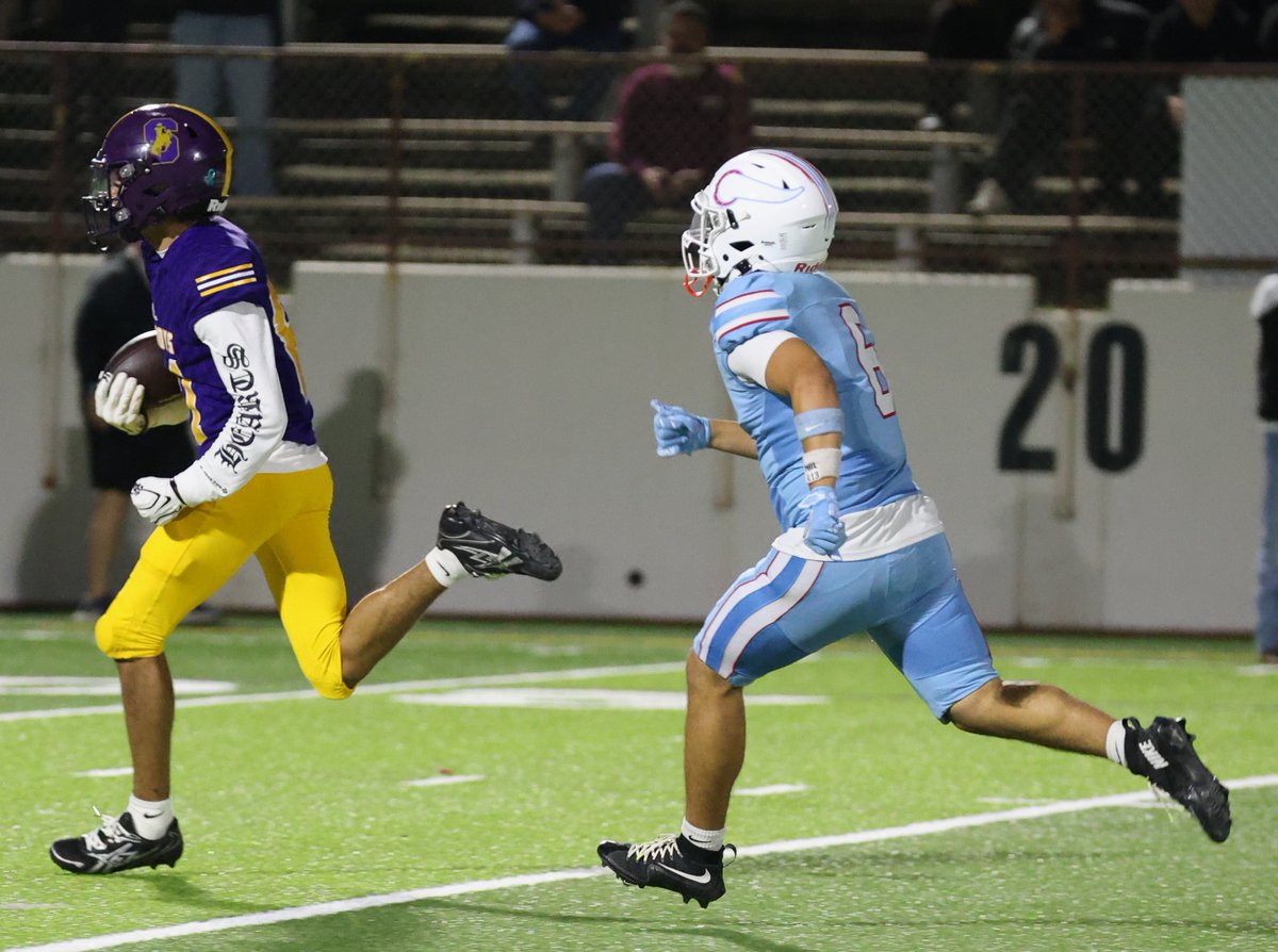 UnluckyDon's tweet photo. @1Cowboy_sports @SHSCowboyFB Images from the Salinas-North Salinas football game at Salinas High on Thursday. Publication or broadcast of images requires the permission of the photographer. (Retweets or shares are certainly OK). https://t.co/nqSr9WsJWM