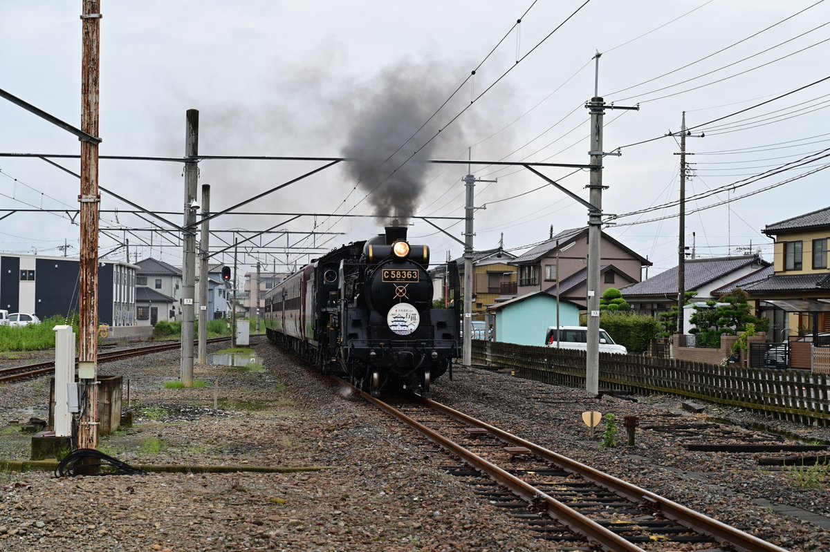 Gyoda_PR's tweet photo. 【SLに乗って、日本遺産のまち・行田へ🛤️】
7月に続き、9月26日・27日の2日間、「SL日本遺産のまち行田号」が特別運行されました。
力強い汽笛とともに、煙を上げながら走るSL。いつものまち並みに、特別な風景が広がりました。 https://t.co/8RJu62HVDv