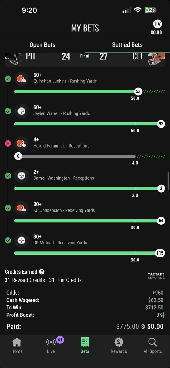 IvckyP's tweet photo. This is so damn heartbreaking 💔 
My favorite sport letting me down! 🏈missed by 1 #NFLSeason #NFL #NFLbets #parlays #Gambling𝕏 #gamblingtwitter #fyp #fypシ゚viral 🤕🤕🤕 https://t.co/ECPw4DSCDW