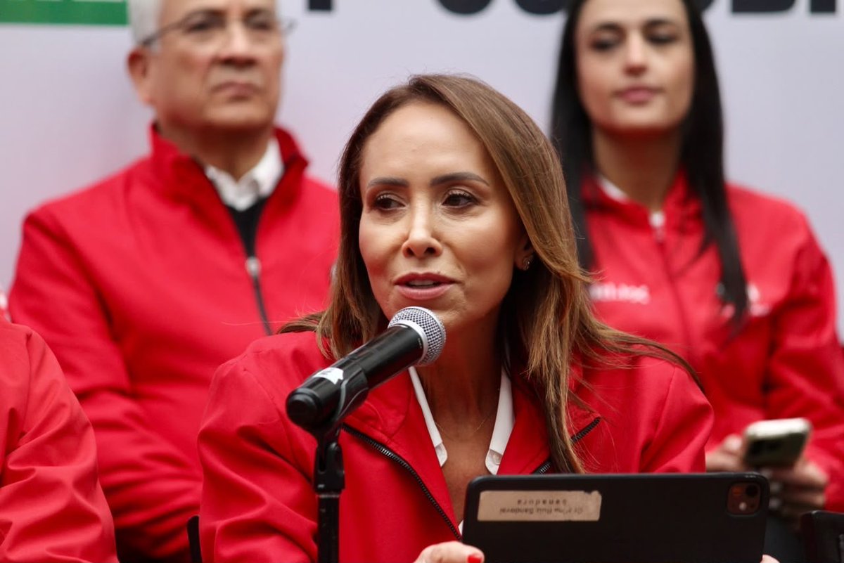 ultranoticiasfm's tweet photo. 🚑 ¡Cruz Roja Mexicana abre diplomado de paramédico!
La convocatoria estará abierta hasta el 9 de octubre en sedes de CDMX y Edomex, incluyendo Toluca, Metepec y Lerma.
📚 El diplomado dura 12 meses. Informes por WhatsApp al 55 5088 2353.
📸Especial

#Edoméx #CruzRoja https://t.co/Y6pqbYPEvO