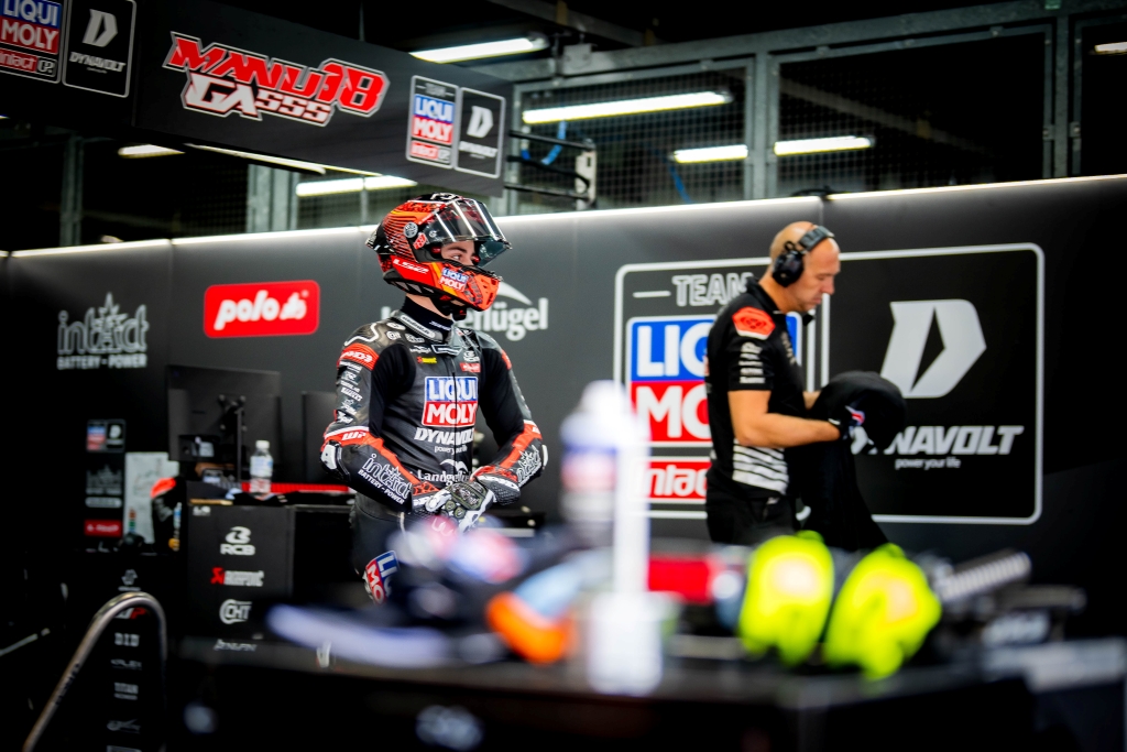 IntactGP's tweet photo. #JapaneseGP 🇯🇵 Friday's  #Moto2 Results

@18ManuGonzalez topped #FP1 1´47.551 and 🅿️8️⃣ for #81SennaAGiUS  - 1´47.995 +0.444

#Practice Session:
🅿️2️⃣ @18ManuGonzalez - 1´47.541 +0.033
🅿️🔟 #81SennaAGiUS  - 1´48.018 +0.510

#LIQUIMOLY  #Dynavolt  #IntactGP  at @motegi_official https://t.co/94UGcySKAo