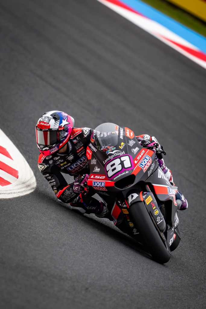 IntactGP's tweet photo. #JapaneseGP 🇯🇵 Friday's  #Moto2 Results

@18ManuGonzalez topped #FP1 1´47.551 and 🅿️8️⃣ for #81SennaAGiUS  - 1´47.995 +0.444

#Practice Session:
🅿️2️⃣ @18ManuGonzalez - 1´47.541 +0.033
🅿️🔟 #81SennaAGiUS  - 1´48.018 +0.510

#LIQUIMOLY  #Dynavolt  #IntactGP  at @motegi_official https://t.co/94UGcySKAo