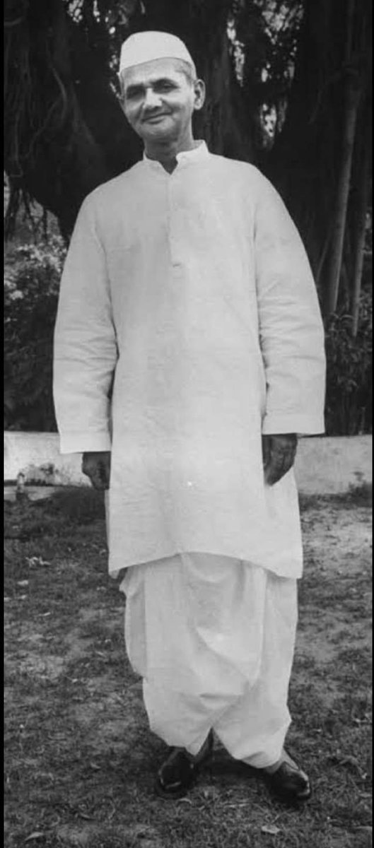 dhruman39's tweet photo. Tributes to Shri Lal Bahadur Shastri Ji, the son of the soil, #Patriot , #courageous , #sincere and #Committed #PrimeMinister of our #country who steered us well in most difficult times!! 🙏🏻🙏🏻
#2ndOctober
#LalBahadurShastriJayanti https://t.co/m6FZh6JMOJ