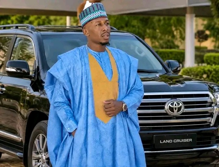 comrd_usman's tweet photo. Jummat Mubarak my Boss the Hon. Commissioner of works and housing @EngrBababe https://t.co/hE2gj6UuGH