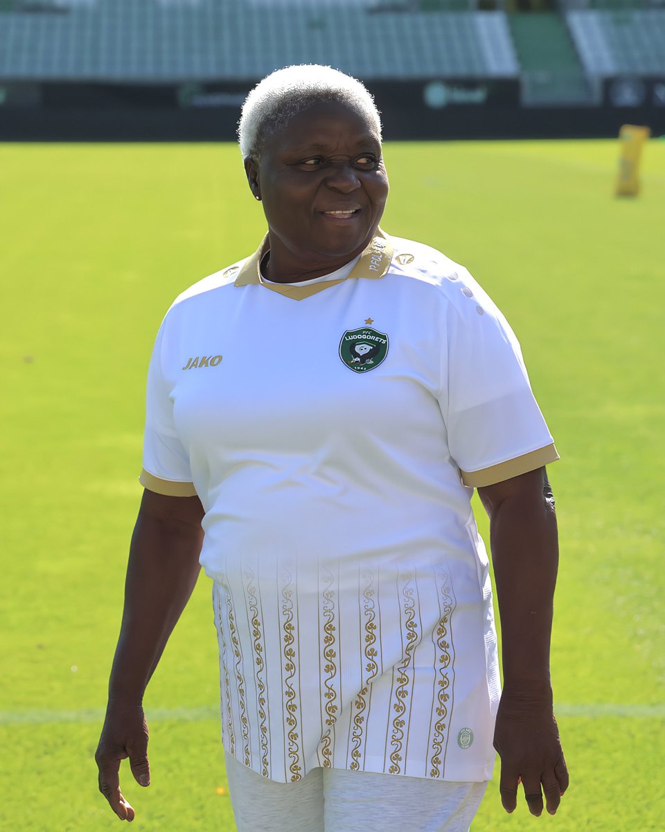 BTekpetey32's tweet photo. Mom, for my entire life, you were the one who built a home for me and made sure I always felt safe, Having you visit me for the first time is the greatest blessing, Mom, every step I took to build this life was guided by the love and sacrifices you made for me. Love you mom ❤️🙏 https://t.co/JNpxSOnZps