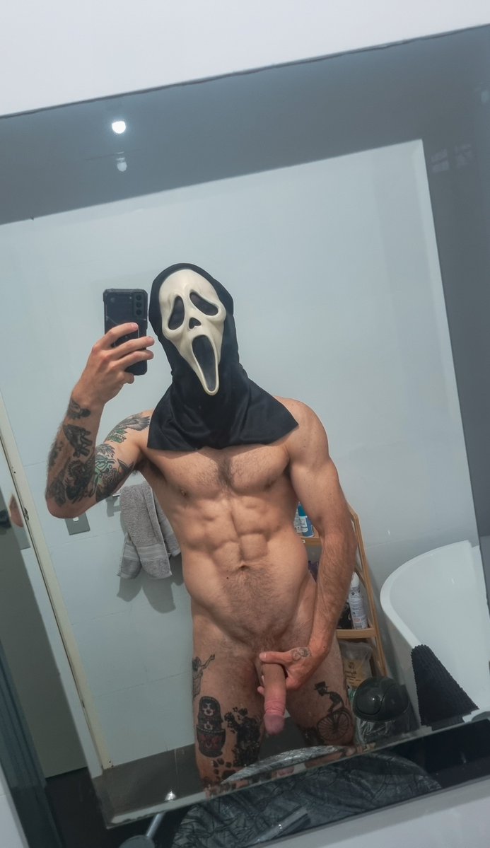 BLADELYPOV's tweet photo. Spooky season back shots? https://t.co/GS8PjbEXy1