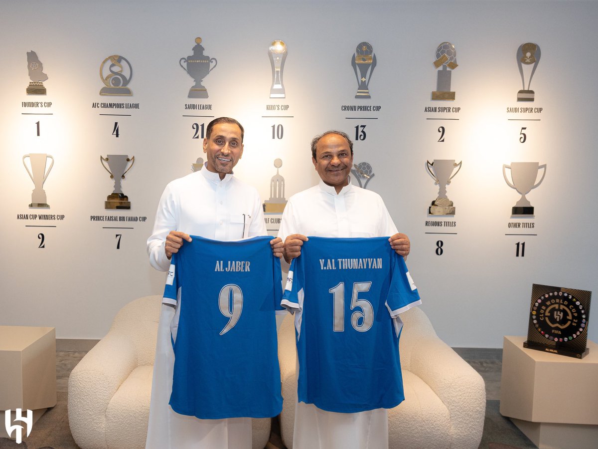 sami9news's tweet photo. عراب بطولات الهلال ينور النادي 😍😍 https://t.co/DoNKPmJTFI