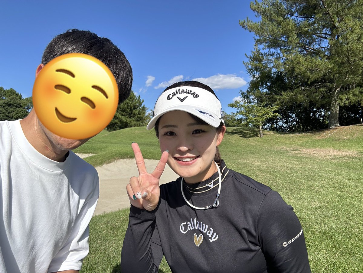 chicchi340's tweet photo. 日本女子オープンゴルフ選手権⛳️

政田夢乃プロに帯同してきました☺️
なんとかカットギリギリで通過？なので土日も夢乃プロに帯同して応援します😊

練習後にサインとお写真
めちゃかわいい♡

#政田夢乃 
#日本女子オープンゴルフ選手権 https://t.co/RhU2LB36bE