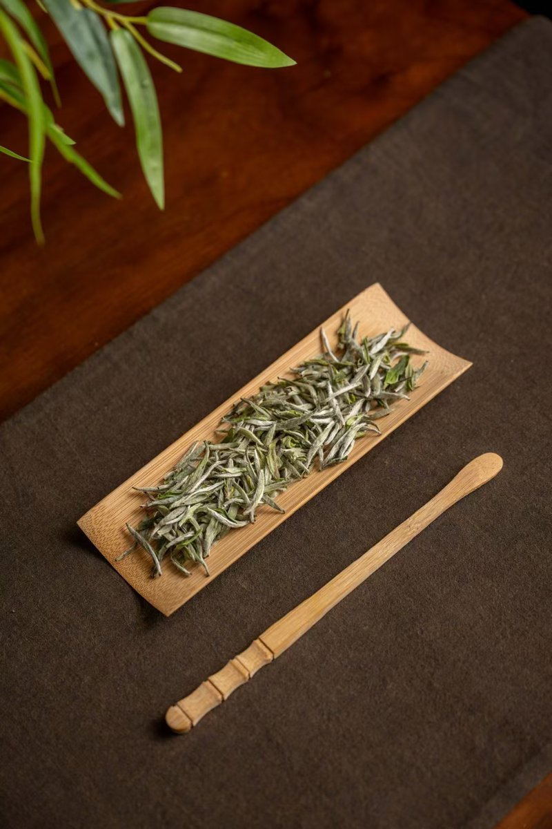 DuskWolf2dsj's tweet photo. [Huai Green tea is super refreshing, perfect for a hot summer day!  #HuaiGreen]， https://t.co/6guLiTIhbr