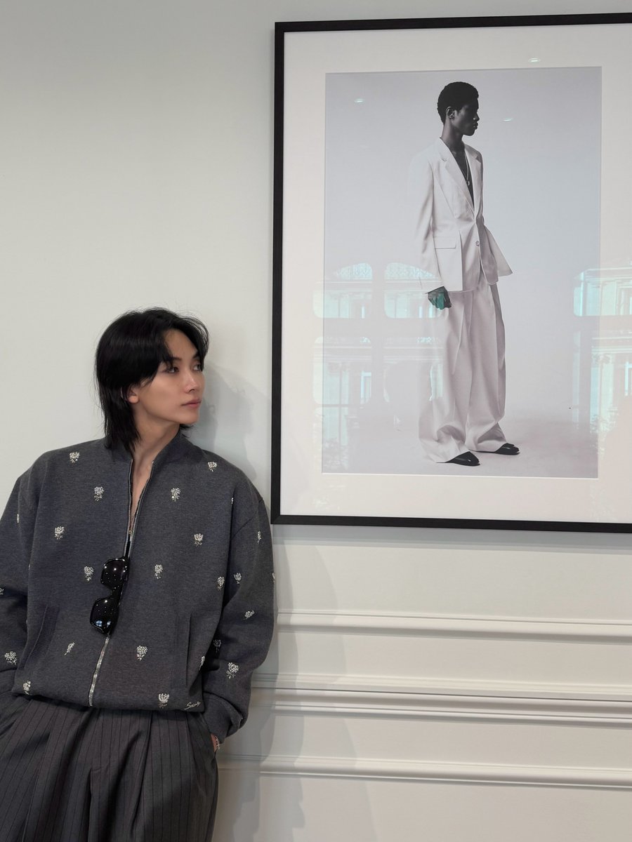 updatingsvt's tweet photo. [INSTAGRAM] 261002 JEONGHAN

😇: Givenchy by Sarah Burton

#.지방시 (Givenchy) #.Givenchy
#.GivenchySS27

#JEONGHAN #정한 https://t.co/w2cHXSBVr0