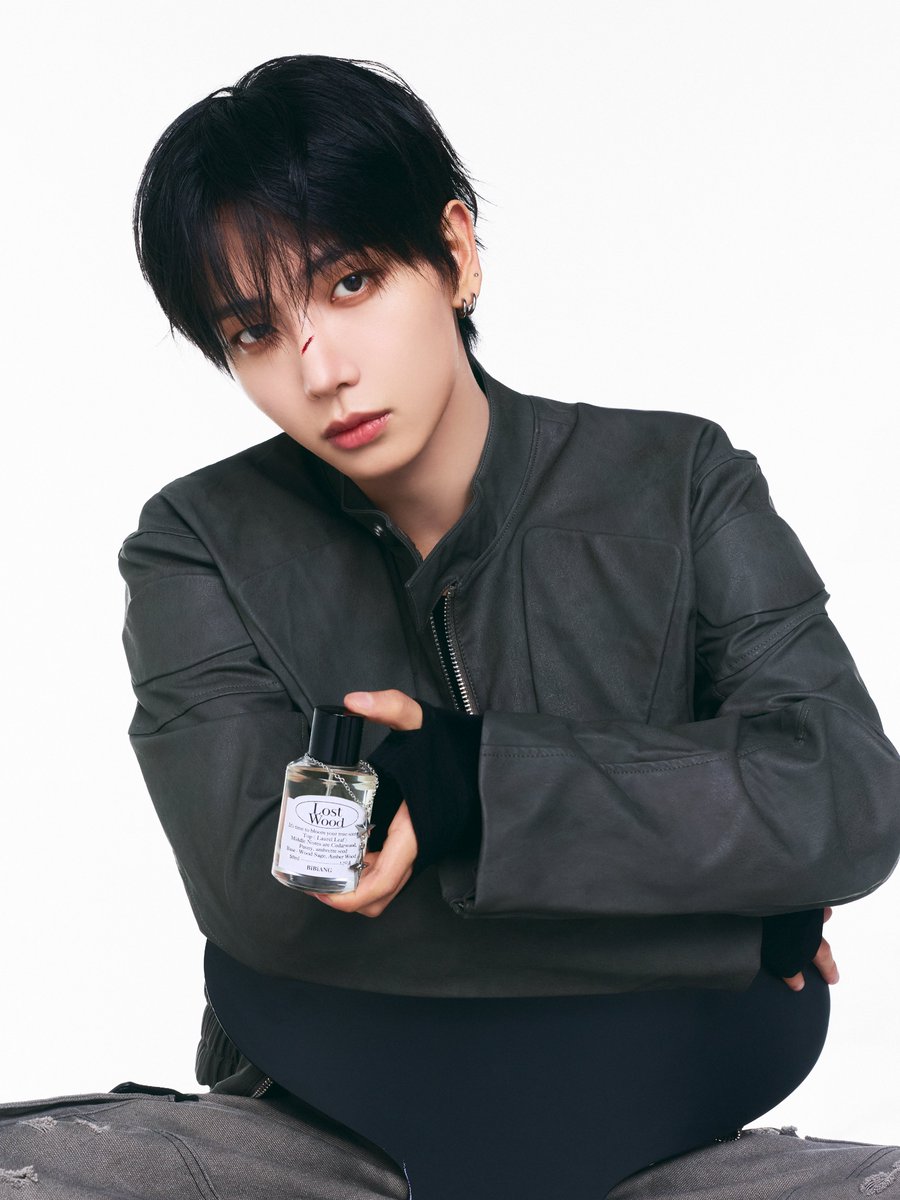 Bibiangofficial's tweet photo. #RT 🖤

𝐁𝐢𝐁𝐢𝐀𝐍𝐆 🧩 𝐁𝐎𝐘𝐍𝐄𝐗𝐓𝐃𝐎𝐎𝐑
𝟐𝟎𝟐𝟔 𝐅𝐖 𝐂𝐚𝐦𝐩𝐚𝐢𝐠𝐧

각자의 방식으로 흘러가는 시간.

서툴고 꾸밈없는 모습 그대로
자연스럽게 완성하는 저마다의 장면.

각자의 분위기를 닮은 향과 함께
한 가지 모습으로 정의할 수 없는
지금의 청춘을 만나보세요.

#비비앙 #bibiang #보이넥스트도어 #BOYNEXTDOOR #명재현 #JAEHYUN
