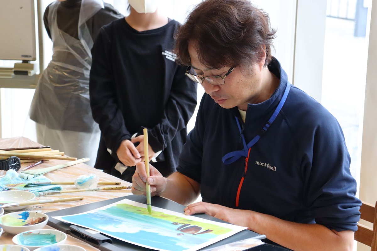 ghibliparkjp's tweet photo. 明日10月3日10:00から、11月7日(土)、8日(日)開催の絵画ワークショップ（アニメーション美術監督に学ぶ『背景美術の描き方』）の申し込みを受け付けます。
▼詳しくはこちら
https://t.co/r9ZeBoc6XZ https://t.co/H8S4lg1nVS