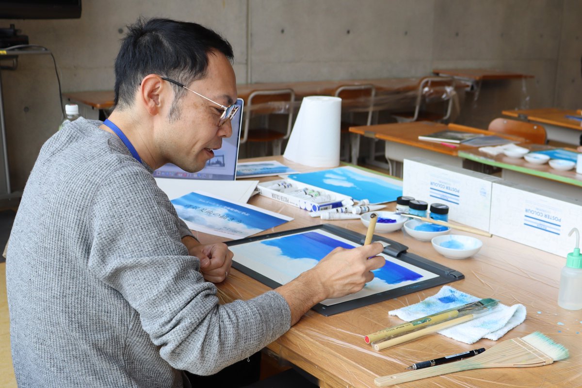 ghibliparkjp's tweet photo. 明日10月3日10:00から、11月7日(土)、8日(日)開催の絵画ワークショップ（アニメーション美術監督に学ぶ『背景美術の描き方』）の申し込みを受け付けます。
▼詳しくはこちら
https://t.co/r9ZeBoc6XZ https://t.co/H8S4lg1nVS