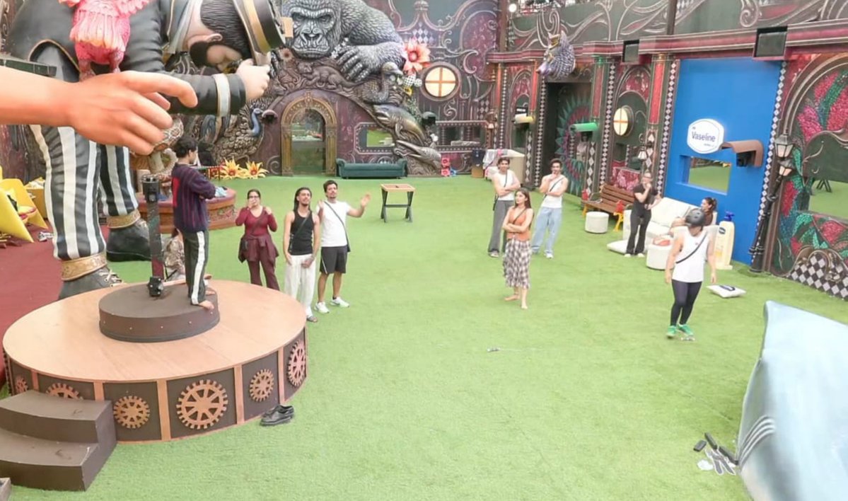 Rockstar_Water's tweet photo. SPINELESS DEAD BRAINS.

Even after Qazi poured his heart out, not one braincell could analyze. Just selfish, insecure and filthy minded people without an iota of emotion.

#QaziTouqeer #BB20 #BiggBoss20 https://t.co/lAbiXkkA9W