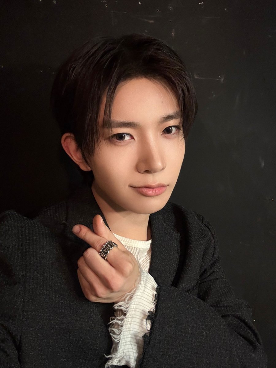 h_evva_n's tweet photo. 261002 @ 숲세권 라이브
#EVAN #에반 https://t.co/IUtKutVfJL