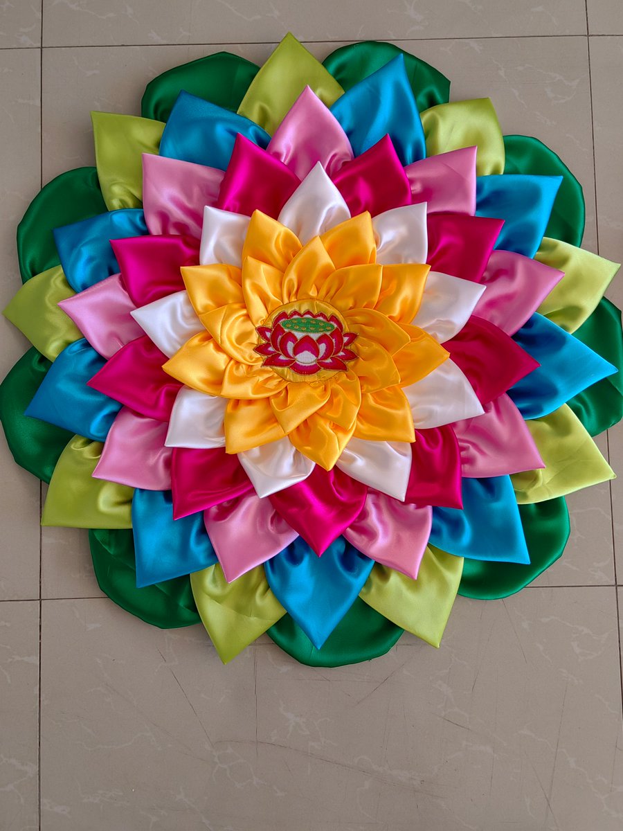 ElectricLezavj's tweet photo. In a season of joy, a silk sash sewn with care wraps around, bringing warmth and softness that delights everyone nearby. https://t.co/fROITbjn1L