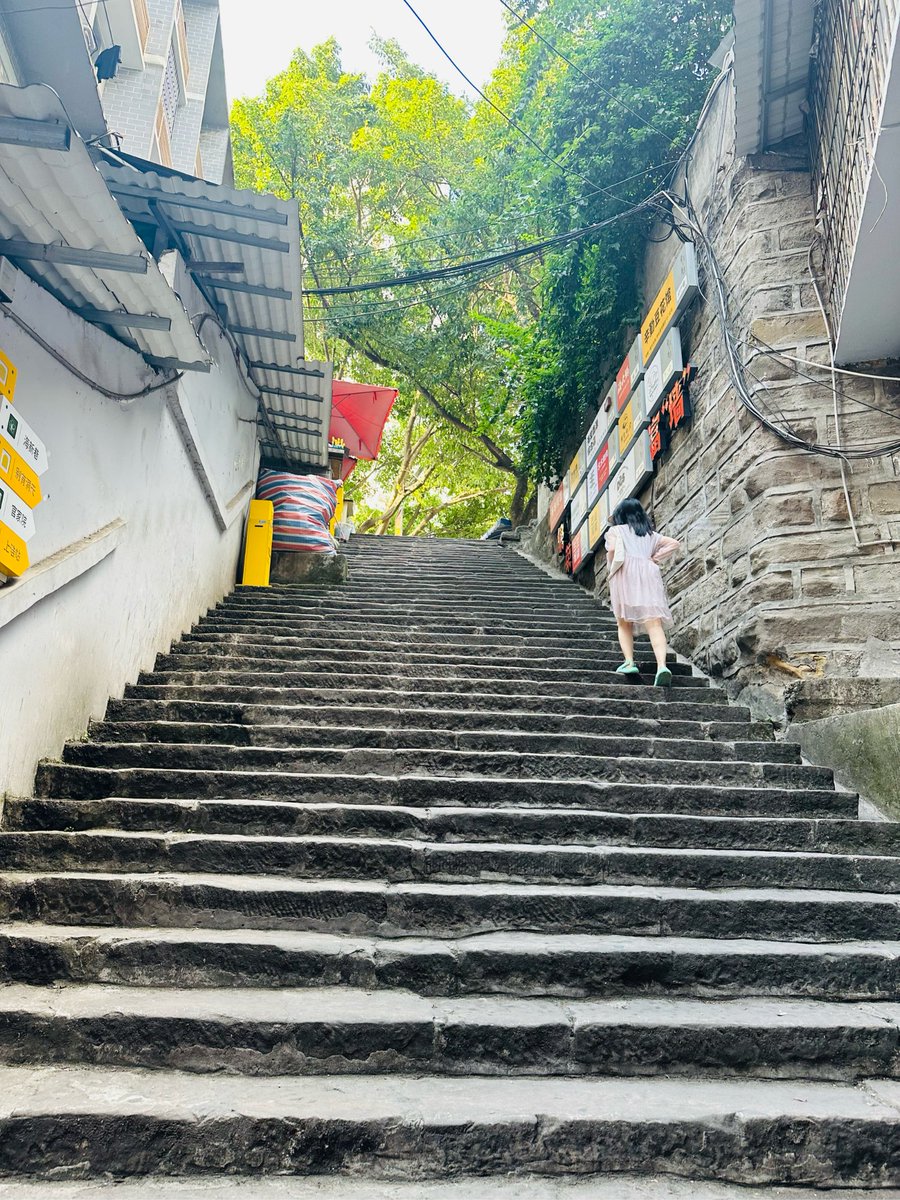BlakeReyno3b9u's tweet photo. [Looking for a cozy spot Found hidden gem at Ya Cuo Cai Street—vibrant local vibes, fresh eats, perfect weekend hang!]， https://t.co/yVhnWvqbxt
