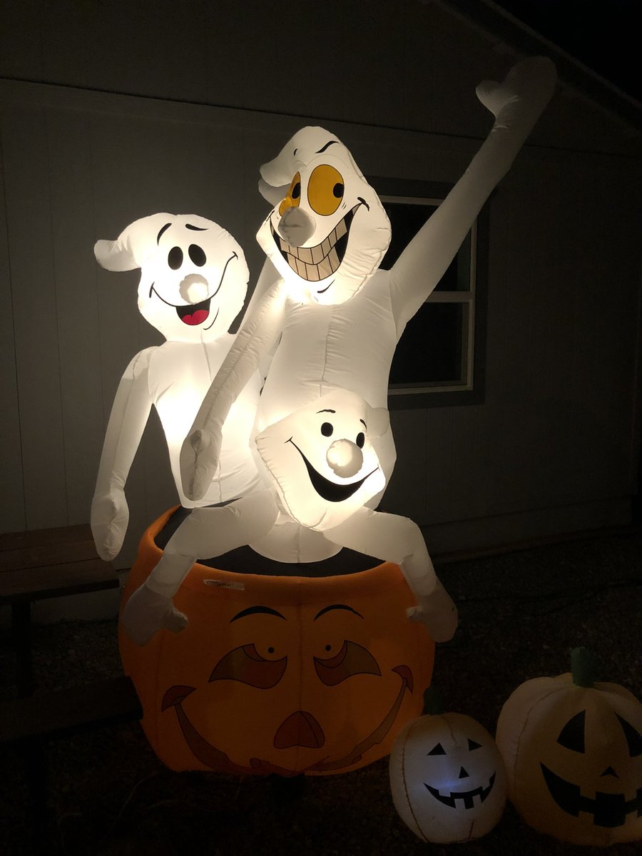 wulfilosphy's tweet photo. Wouldn’t be Halloween season if I didn’t have a blow up of a ghost getting railed in the poop chute for all to see https://t.co/pm4ZMn3B8N