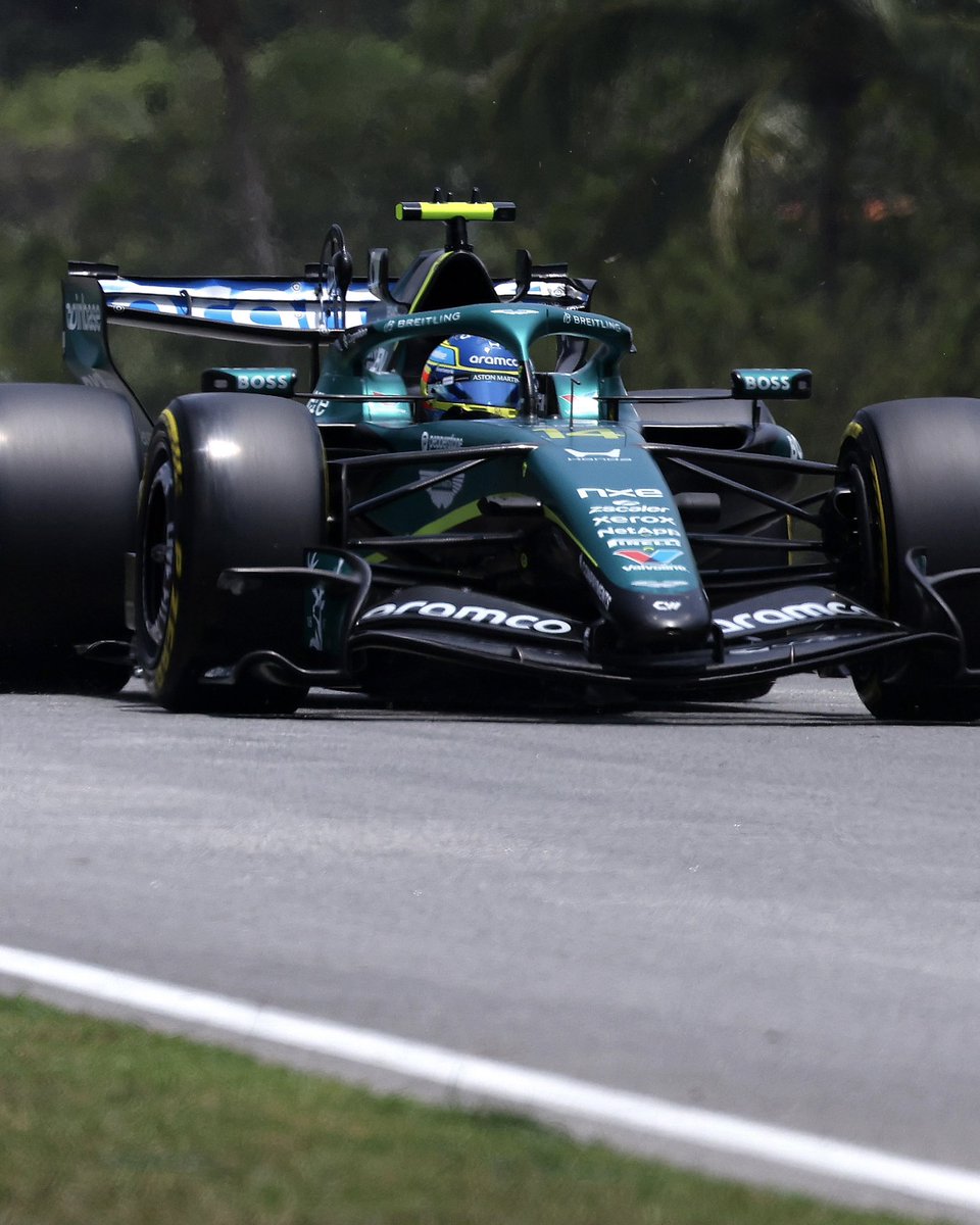 HondaRacingF1's tweet photo. Tyres hit tarmac in Sepang for the first time in nine years.

FP1 ✅

#BahrainGP #F1 https://t.co/atySlEORSu