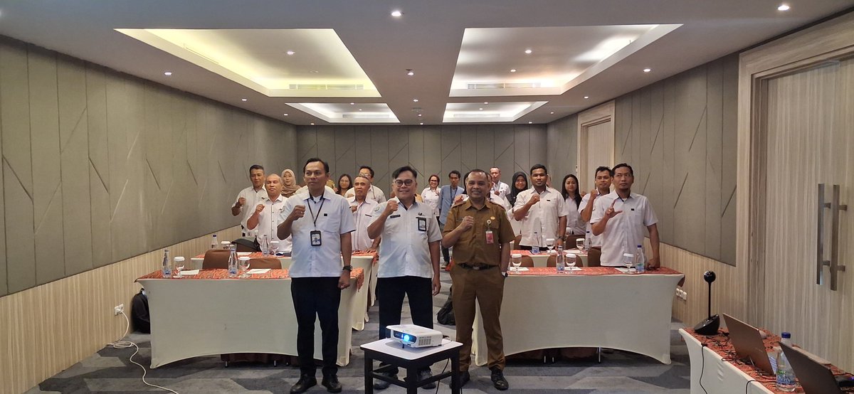 AinyBaadilla's tweet photo. 28 September 2026, Luhkan Kota Ambon mengikuti kegiatan Sosialisasi Penyusunan Proposal KKPRL untuk Mendukung Program Kampung Nelayan Merah Putih (KNMP) @LuhkanAmbon https://t.co/DcUPy7BtPq
