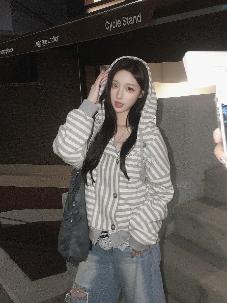 oursaysour's tweet photo. #RT #이벤트 #RT이벤트

아워세이아워 FOLLOW EVENT 🖤

26 F/W 신상 오픈 기념,
추첨을 통해 5분께 26 F/W 신상
제품을 선물로 드립니다! 🎁

📍 참여 방법
① @oursaysour 계정 팔로우
② 해당 트윗 RT

🖤 무신사 아워세이아워 26 F/W 신상 제품에
 ‘좋아요’를 누르면 당첨 확률 UP!

26 F/W 신상 보러가기 ↓
https://t.co/8S2kMN6Yen