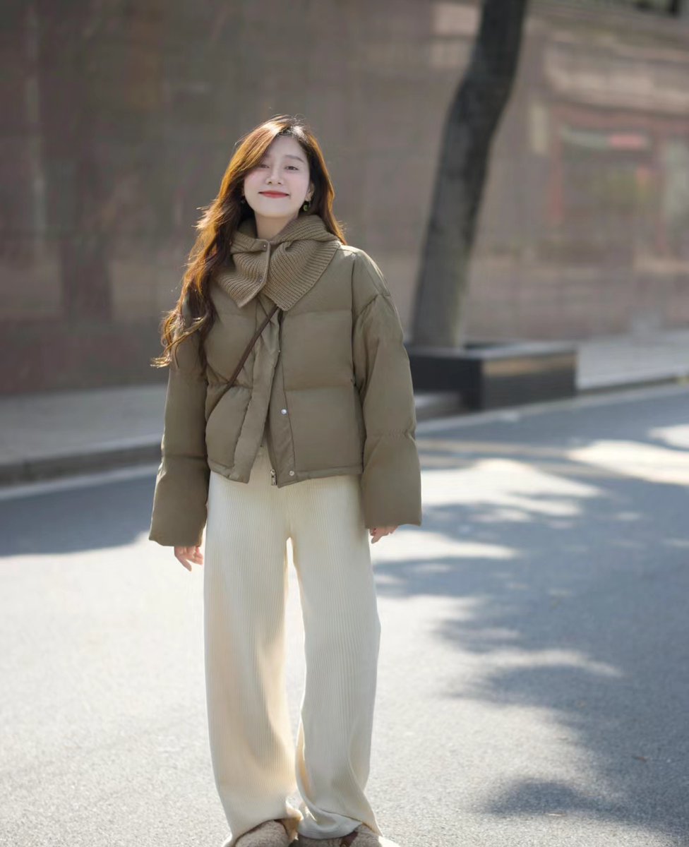 jakaracing123's tweet photo. The frozen satin coat has been beautifully styled with a touch of miyadi elegance, a chic winter vibe to share!， https://t.co/DmS85DPNIr