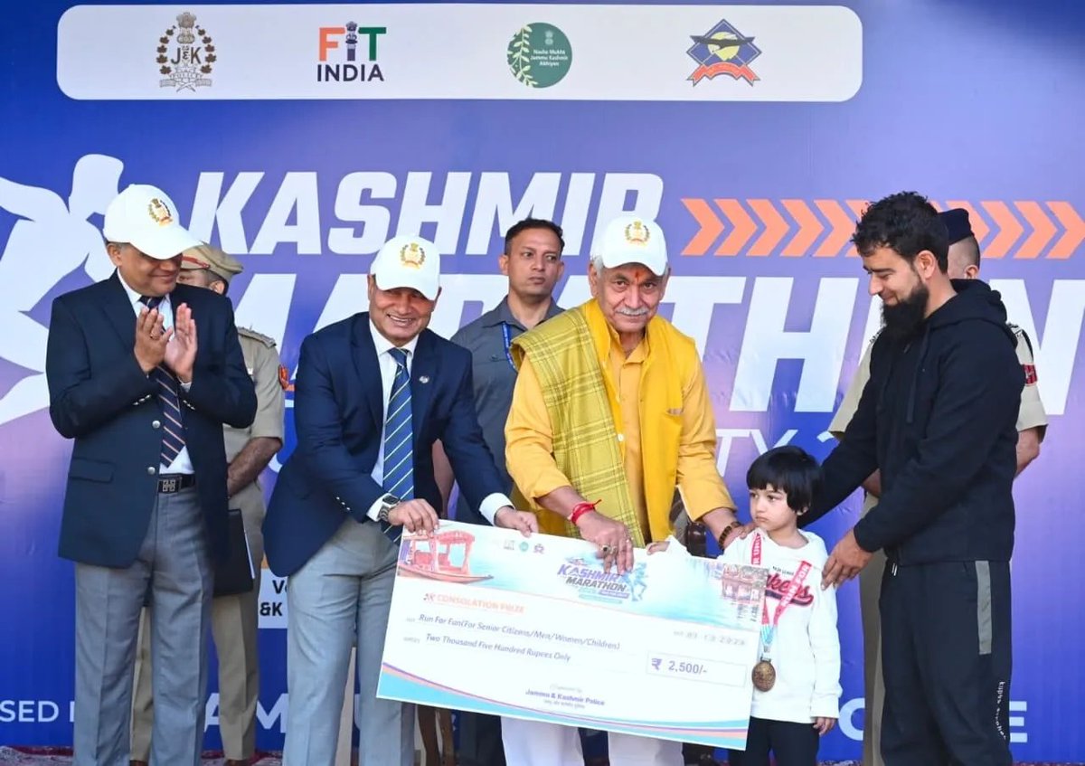 TareenAneesa's tweet photo. Nearly 5,500 men, women and children joined the grand finale of “#Kashmir #Marathon – #RunforUnity” under J&K Police Civic Action Plan 2026 at Police #Golf Course, #Srinagar.
@Anikaa_Nazir @Wajahatfarooqbt @Zaira_Nizaam @MihirkJha @ahmedalifayyaz @CestMoiz @nuzhatjehangir https://t.co/wpS841Bs8g