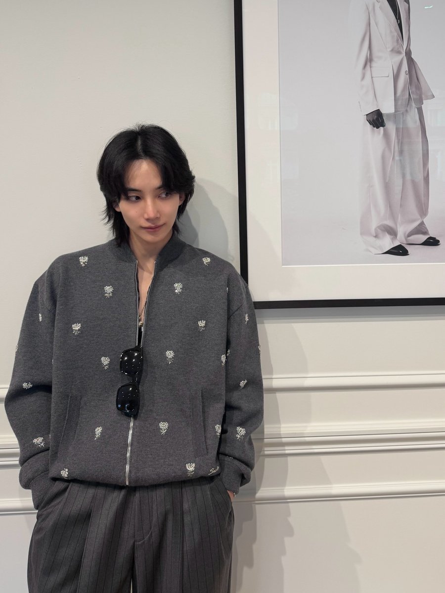 wonubliss's tweet photo. jeonghaniyoo_n 🩶📸 #정한 https://t.co/bXxqyiDuRi