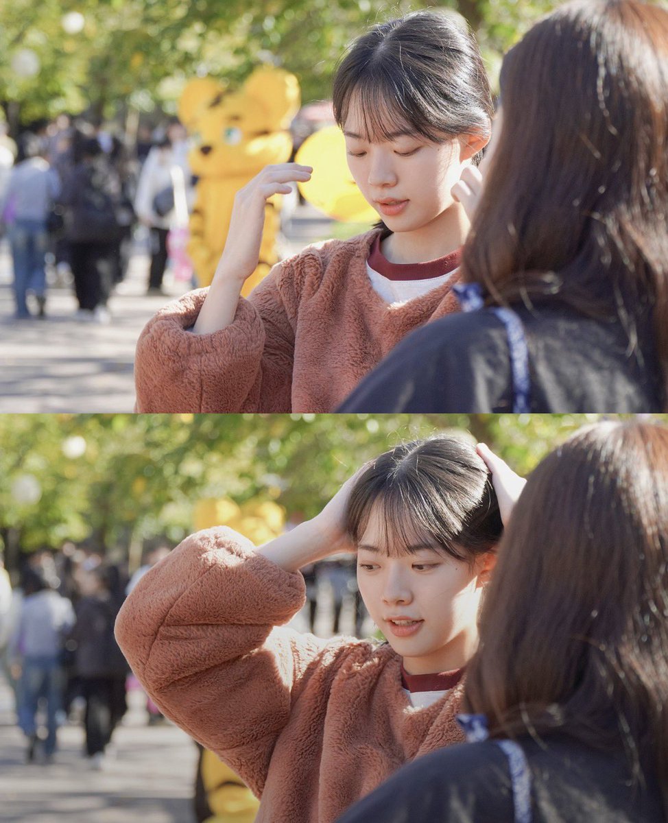 Ja1n2_6's tweet photo. 아니 진짜 개귀엽잖아… 곰돌이 탈 안에 이런 귀여운 생명체가 있다니..

#이재인 #leejane https://t.co/QlTbCuqHW5