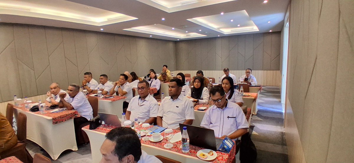 AinyBaadilla's tweet photo. 28 September 2026, Luhkan Kota Ambon mengikuti kegiatan Sosialisasi Penyusunan Proposal KKPRL untuk Mendukung Program Kampung Nelayan Merah Putih (KNMP) @LuhkanAmbon https://t.co/DcUPy7BtPq