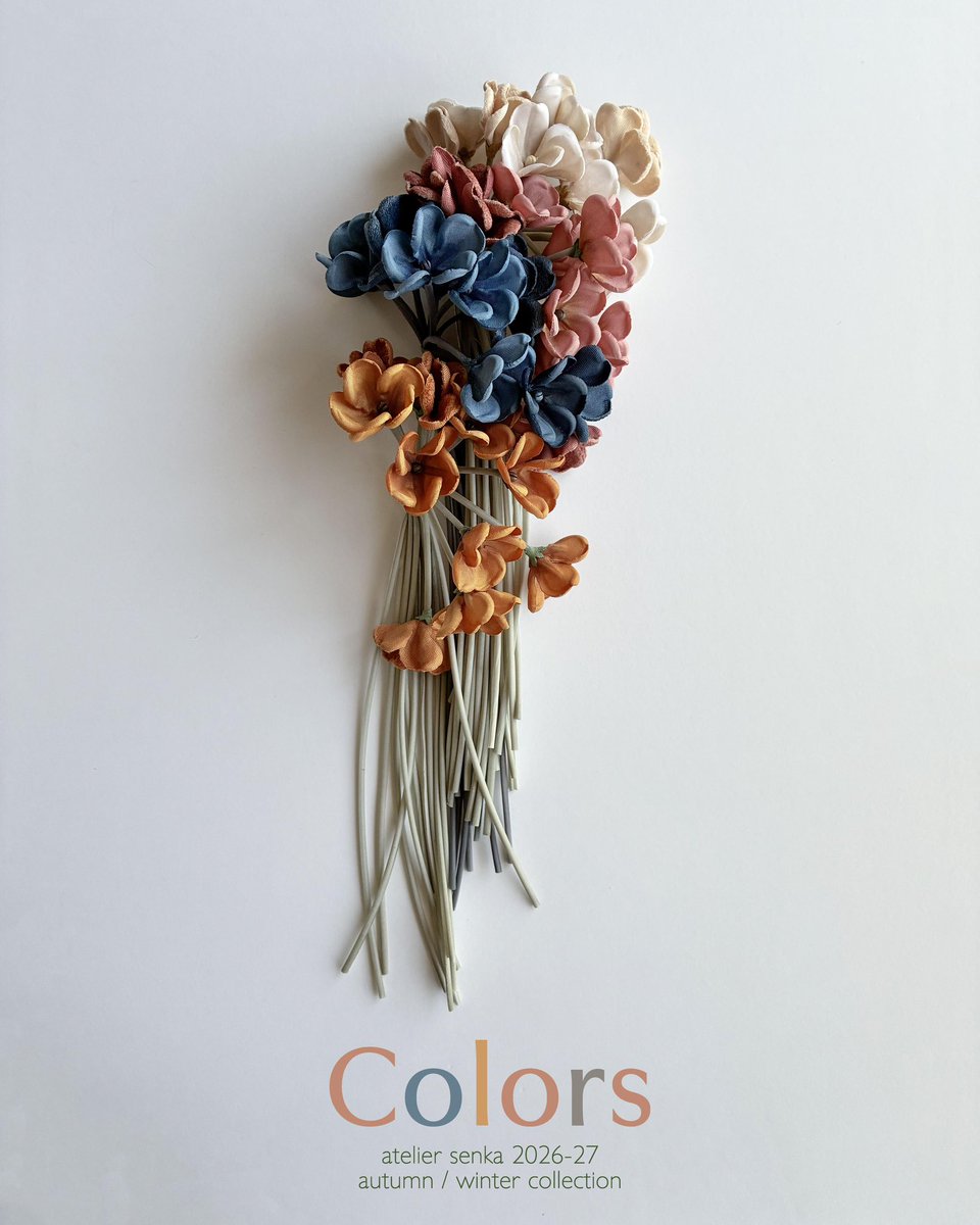 atelier_senka's tweet photo. 本日より新作コレクションを販売開始しました。

2026-27AW collection
「Colors」

過去の花飾りを様々な角度で見つめ直し、45thのアトリエ染花だからこそ生まれる感覚で新しい姿へと形にしました。

オンラインストアにてぜひご覧ください。
https://t.co/h2taXhcgNh https://t.co/TfwNacnJoL