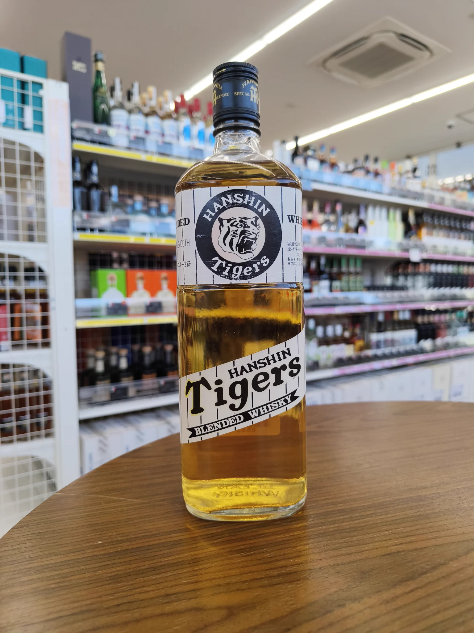 阪神タイガースブレンデッドウイスキー 900ml(箱無し) グランドリカー高槻店 on X: 