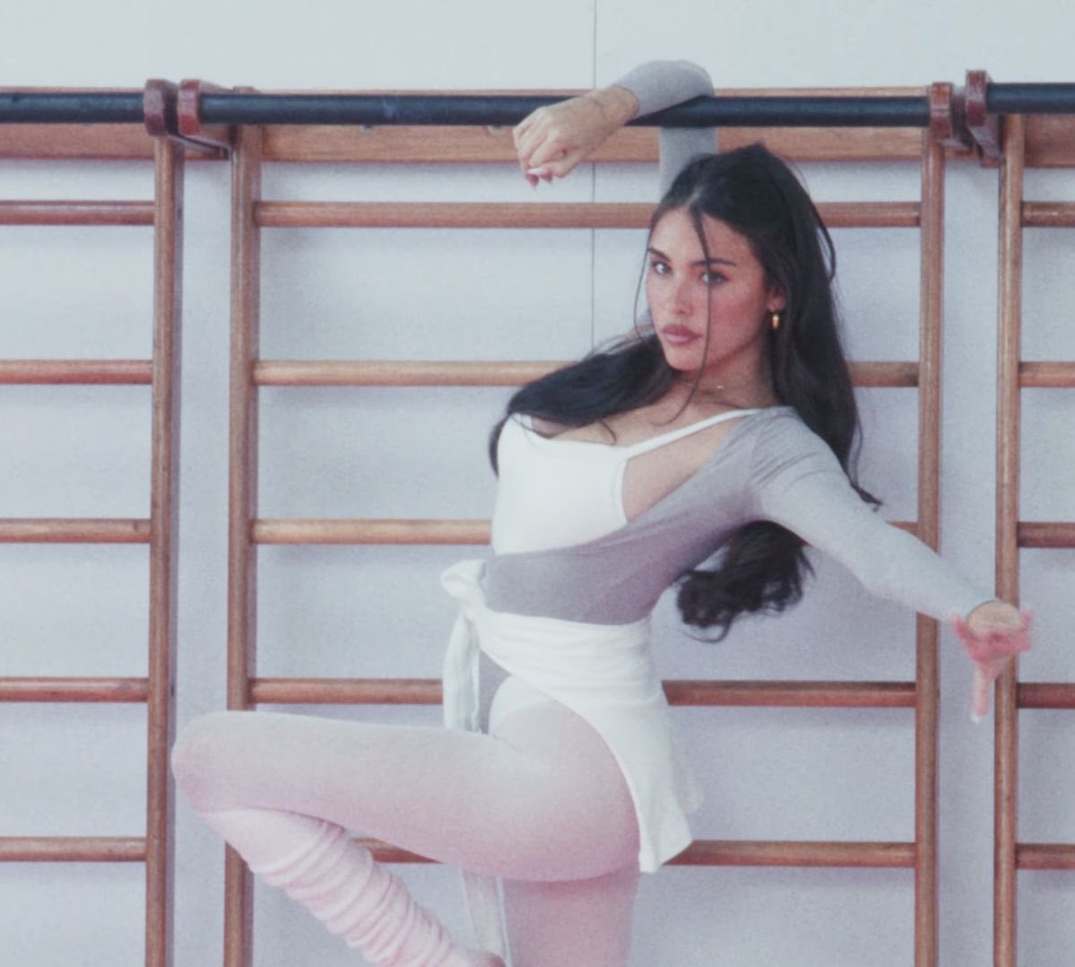 beermoh7's tweet photo. MADISON BEER yes baby https://t.co/l9dKuRFvXO