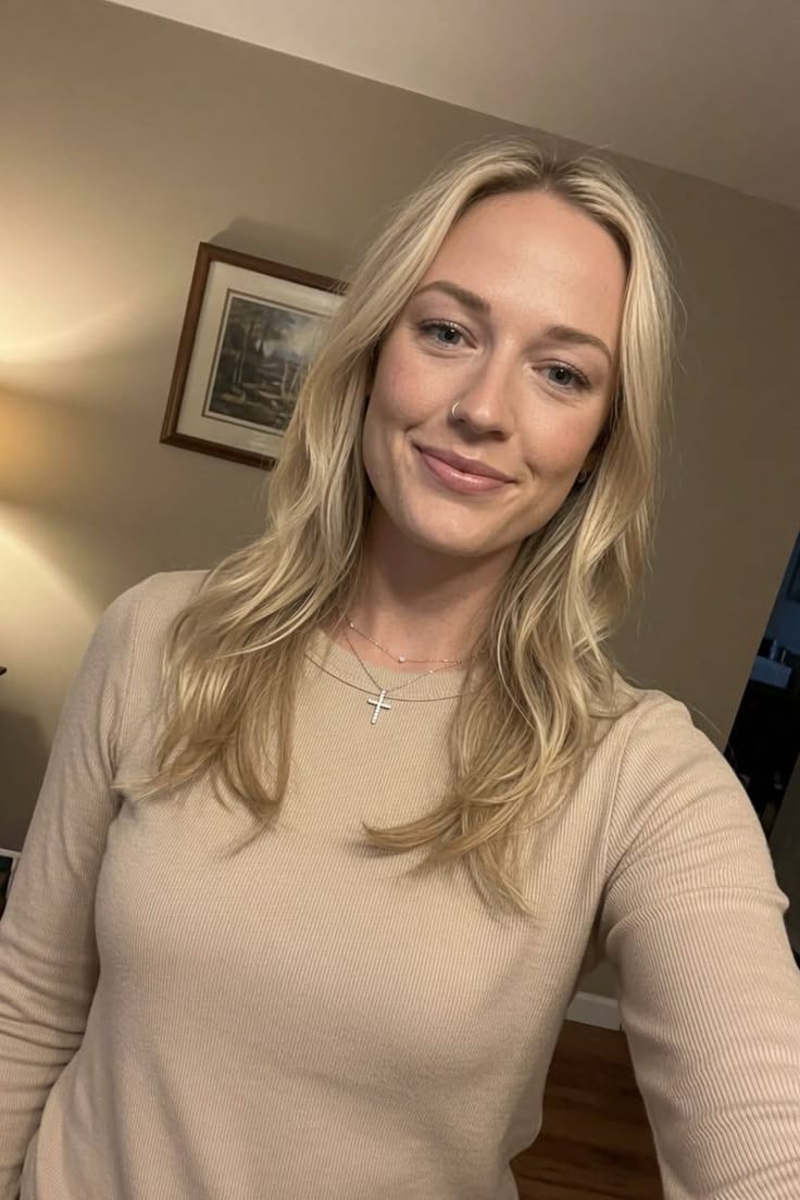 SophiaCunning5's tweet photo. I need a real support from My fans https://t.co/aRxdKQdh2Q
