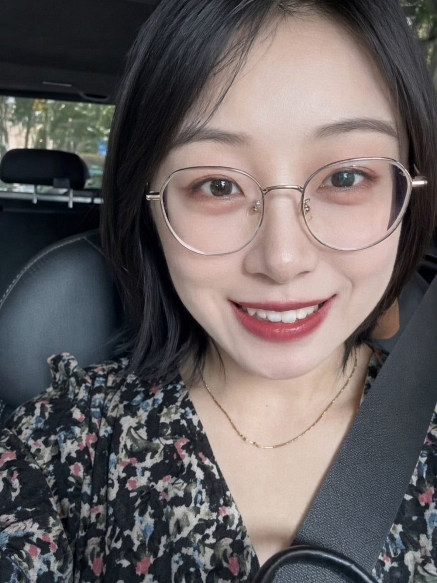 TebekaHanna's tweet photo. 什么？你说老师很反差？额...好像还真是！尤其是在放假的时候大概会更明显一点😆 https://t.co/pBFIQJ6XJG
