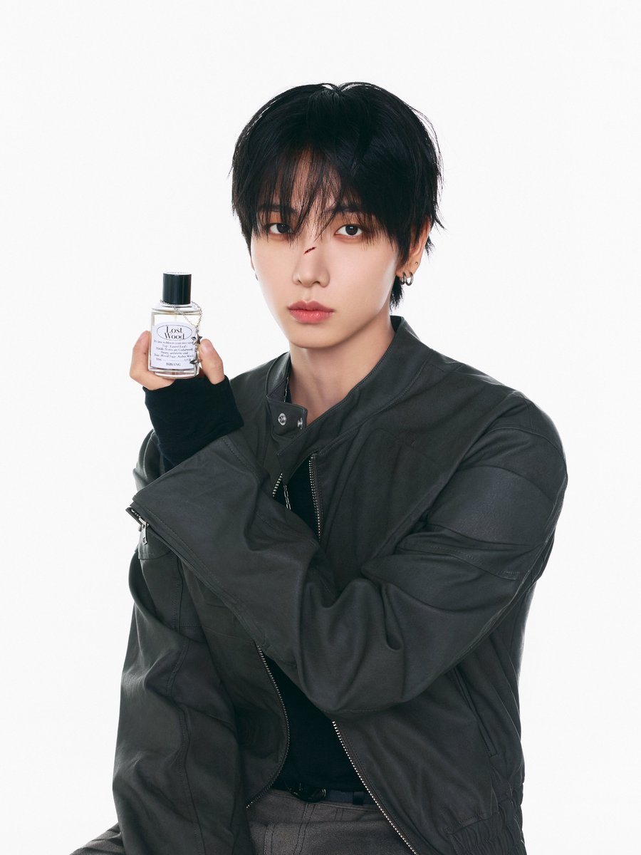 bibiang_japan's tweet photo. #RT 🖤

𝐁𝐢𝐁𝐢𝐀𝐍𝐆 🧩 𝐁𝐎𝐘𝐍𝐄𝐗𝐓𝐃𝐎𝐎𝐑
𝟐𝟎𝟐𝟔 𝐅𝐖 𝐂𝐚𝐦𝐩𝐚𝐢𝐠𝐧

それぞれのやり方で流れていく時間。

不器用で、飾らない姿のまま、
自然に描かれていくそれぞれの瞬間。

それぞれのムードを映し出す香りとともに、
ひとつの姿では語りきれない
今この瞬間の青春を感じてみてください。

#bibiang #BOYNEXTDOOR #JAEHYUN
