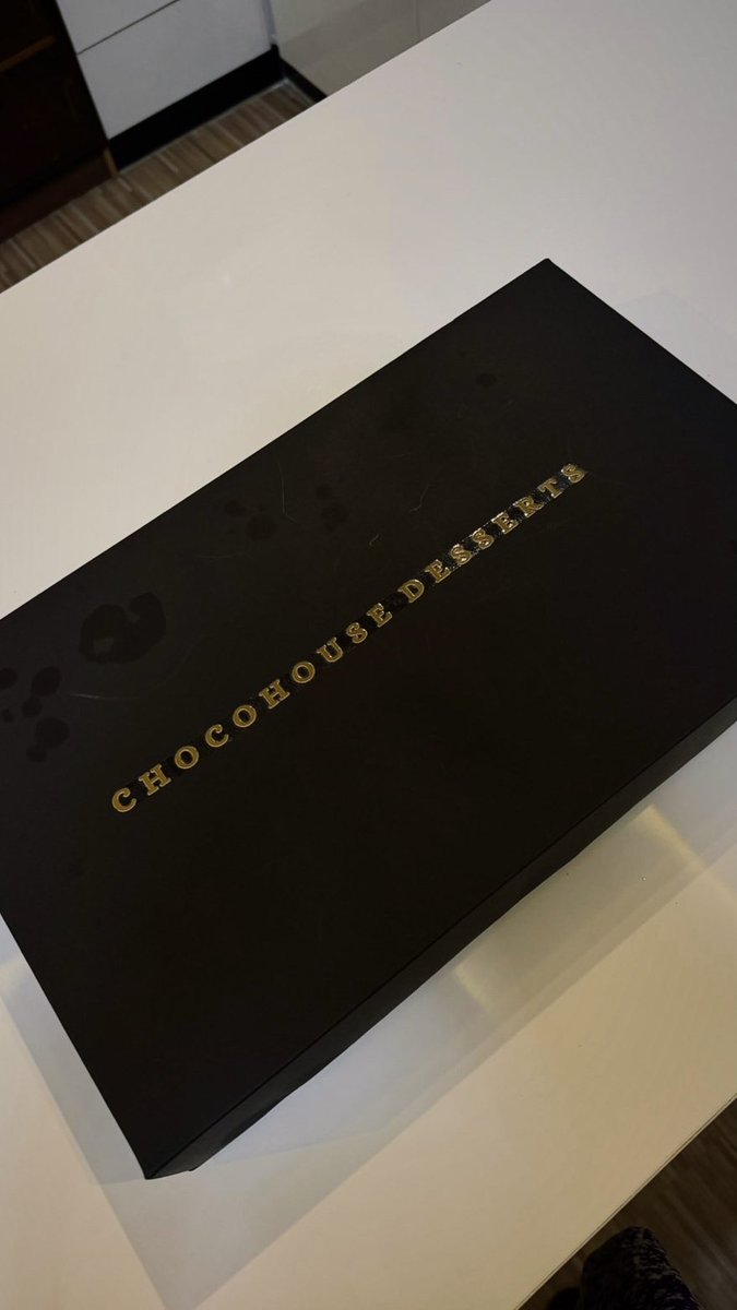 Zeee_zah's tweet photo. 📍 Lagos 🇳🇬 

🍓🍫🧁 From indulgent fondue boxes to delicious desserts, muffins &amp; pastries.

Instagram : choco_house_dessserts https://t.co/jIIdDMEw0G